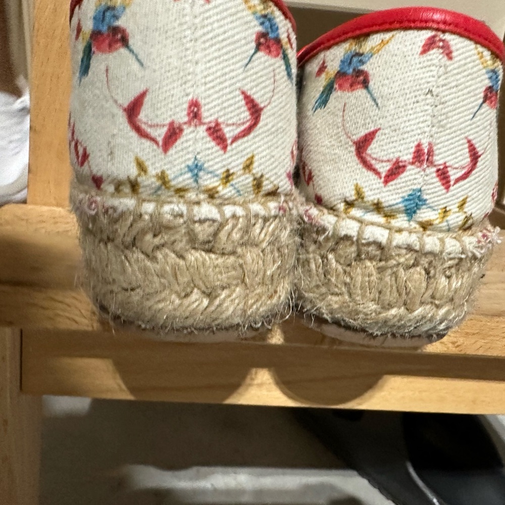 Pre-loved embroidered espadrilles - Picture 2 of 4